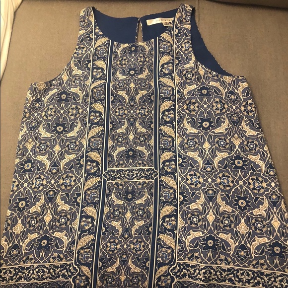 Geometric Max Studio Top - Picture 2 of 5